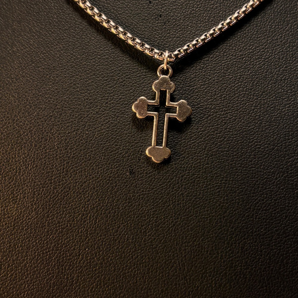 Cross Pendant Necklace Silver Box Chain Goth Dark Academia Minimalist 90s - Picture 3 of 6
